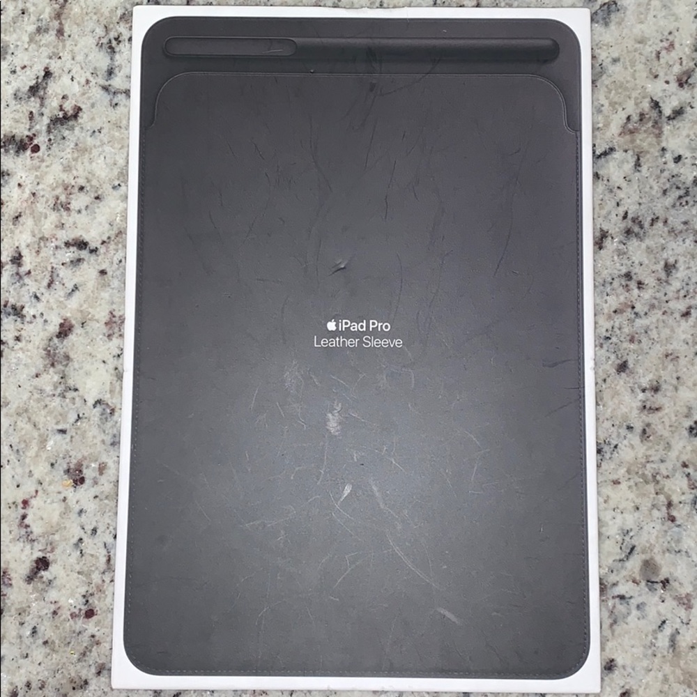 Apple iPad Pro leather sleeve 10.5 in